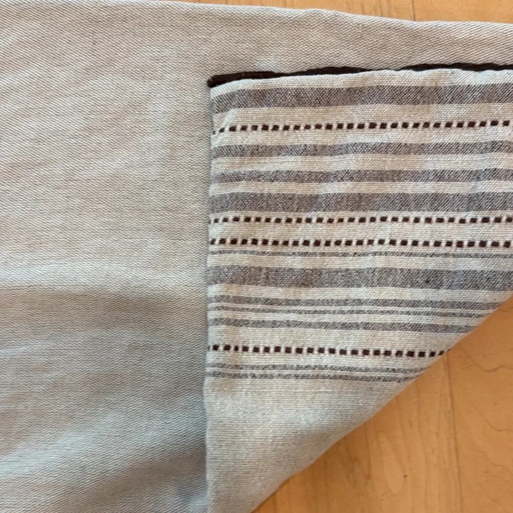 Crate & Barrel heavy linen pillow cover 22 x 15